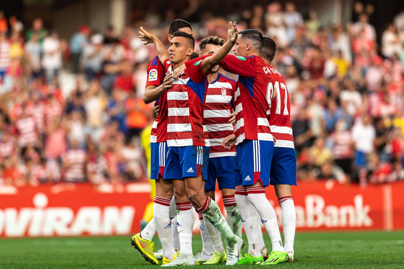 Repasa en fotos los mejores momentos del partido disputado este lunes en Los Cármenes
