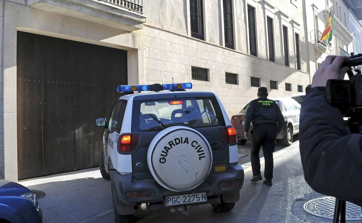 Edificio de los juzgados de Loja, el día que el investigado fue puesto a disposición judicial. 