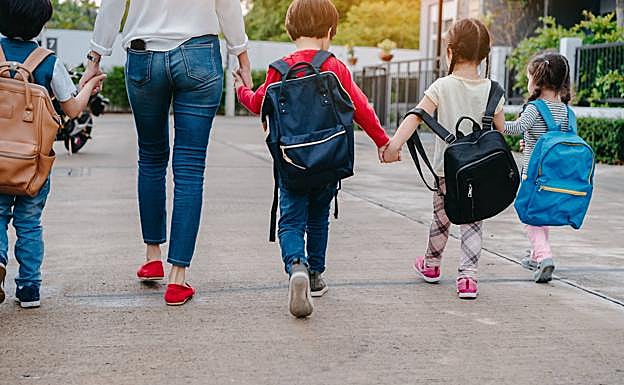 La Seguridad Social otorga ayudas a pensionistas con hijos a cargo.