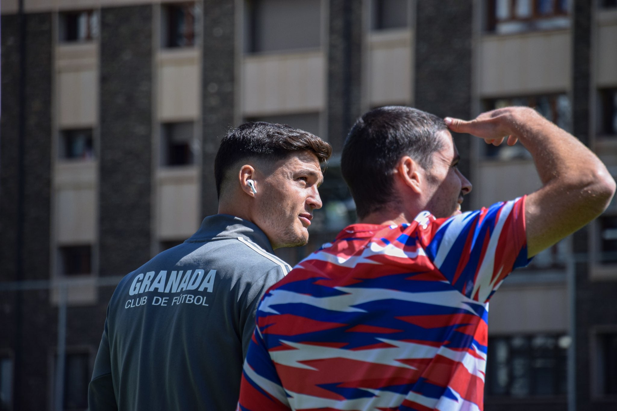 El Granada disputa en Andorra el primer encuentro oficial del fútbol profesional español fuera del país ante el equipo de Piqué