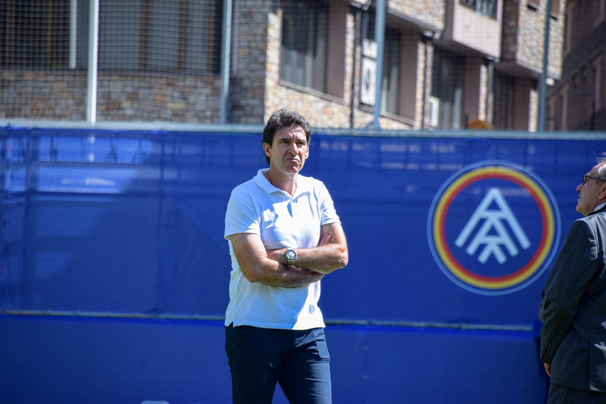 El Granada disputa en Andorra el primer encuentro oficial del fútbol profesional español fuera del país ante el equipo de Piqué