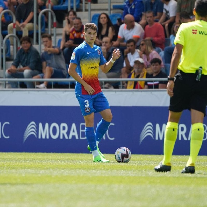 El Granada disputa en Andorra el primer encuentro oficial del fútbol profesional español fuera del país ante el equipo de Piqué