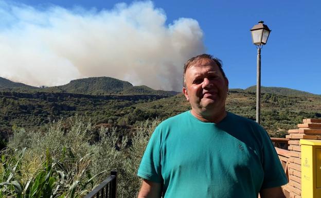 El periodista José Ramón Villalba cuenta la última hora del incendio en Los Guájares