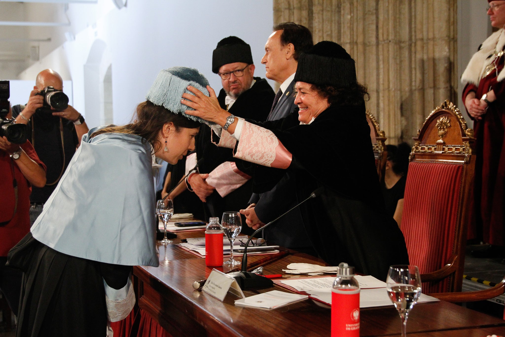 La rectora Pilar Aranda preside su última apertura de curso y recibe una emotiva ovación.