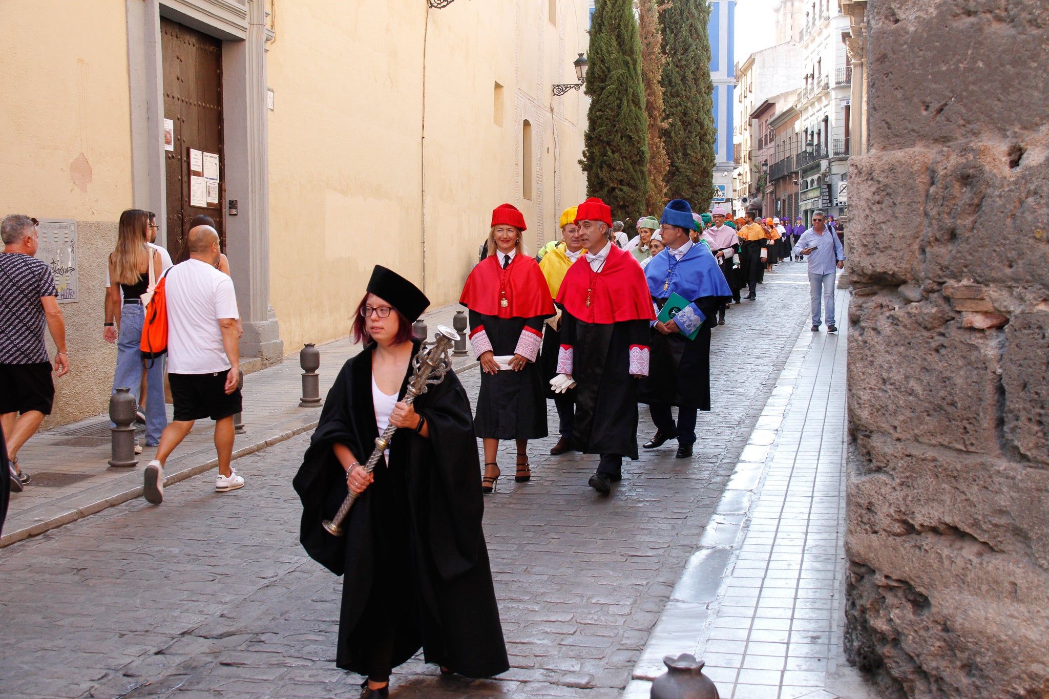 La rectora Pilar Aranda preside su última apertura de curso y recibe una emotiva ovación.