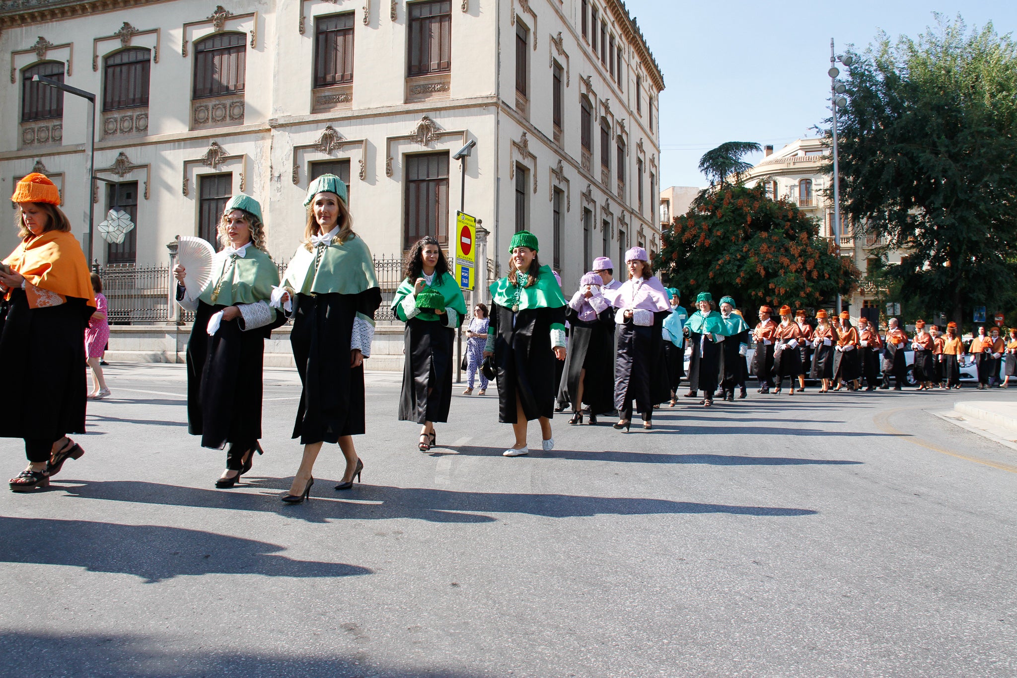 La rectora Pilar Aranda preside su última apertura de curso y recibe una emotiva ovación.