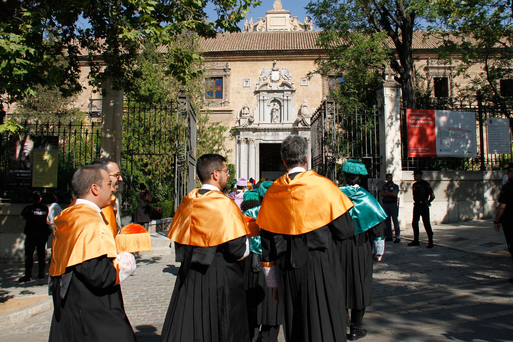 La rectora Pilar Aranda preside su última apertura de curso y recibe una emotiva ovación.