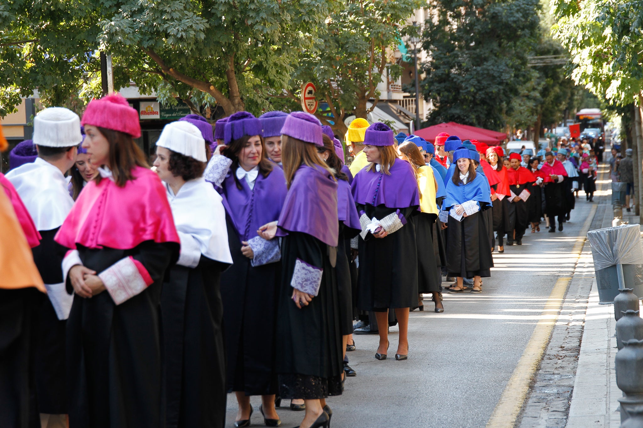 La rectora Pilar Aranda preside su última apertura de curso y recibe una emotiva ovación.