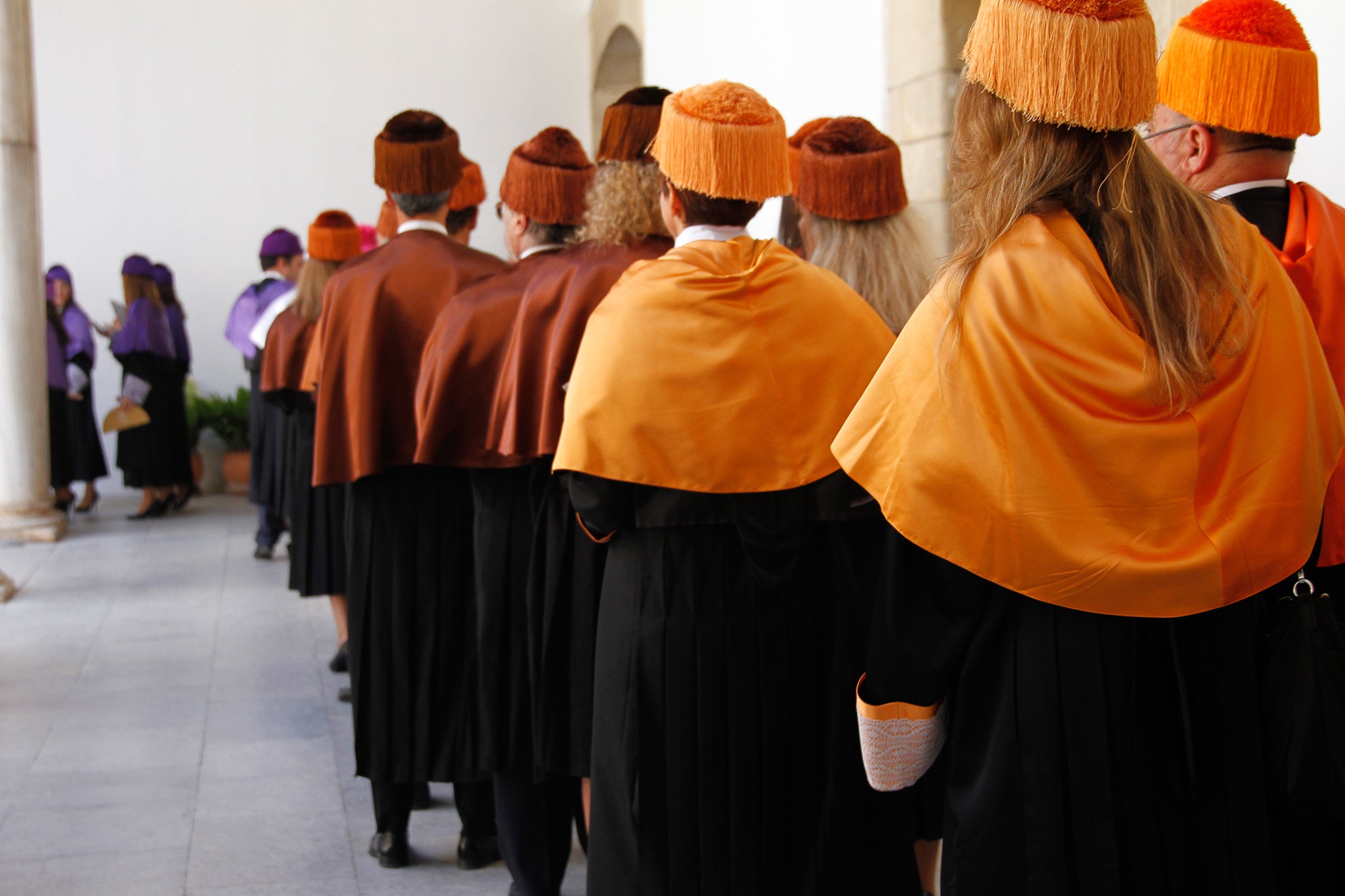 La rectora Pilar Aranda preside su última apertura de curso y recibe una emotiva ovación.