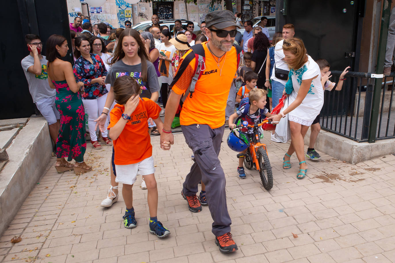 Imagen secundaria 2 - La bienvenida del profesorado a alumnos y padres.