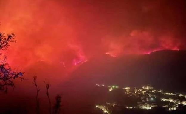 «Resulta increíble que habiendo dos pantanos esté costando tanto apagar este fuego»