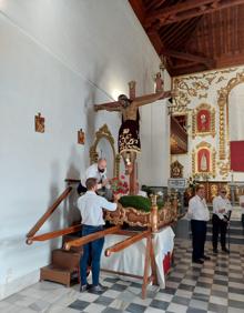 Imagen secundaria 2 - Religión en Almería | El Santo Cristo del Bosque, 400 años de peregrinación en Bacares