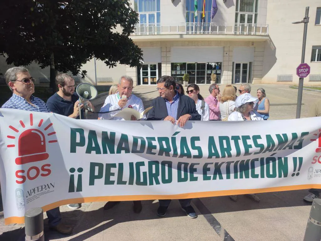 Protesta este viernes ante la Subdelegación del Gobierno en Jaén. 