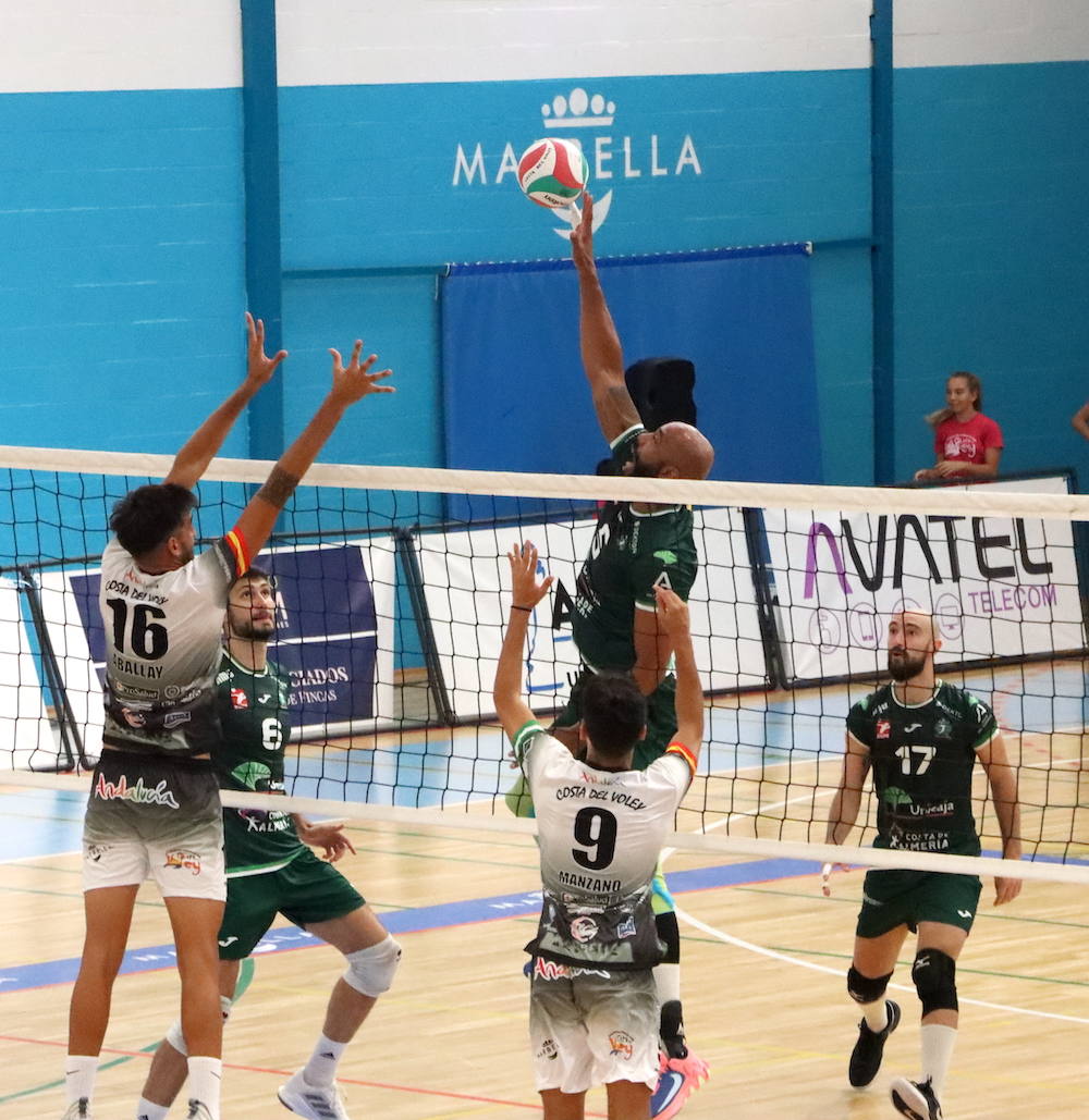 Las mejores imágenes de la final de la Copa de Andalucía de voleibol