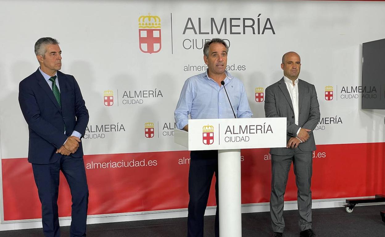 Antornio Rodríguez, Juanjo Segura y José Antonio García, en la presentación de ayer. 