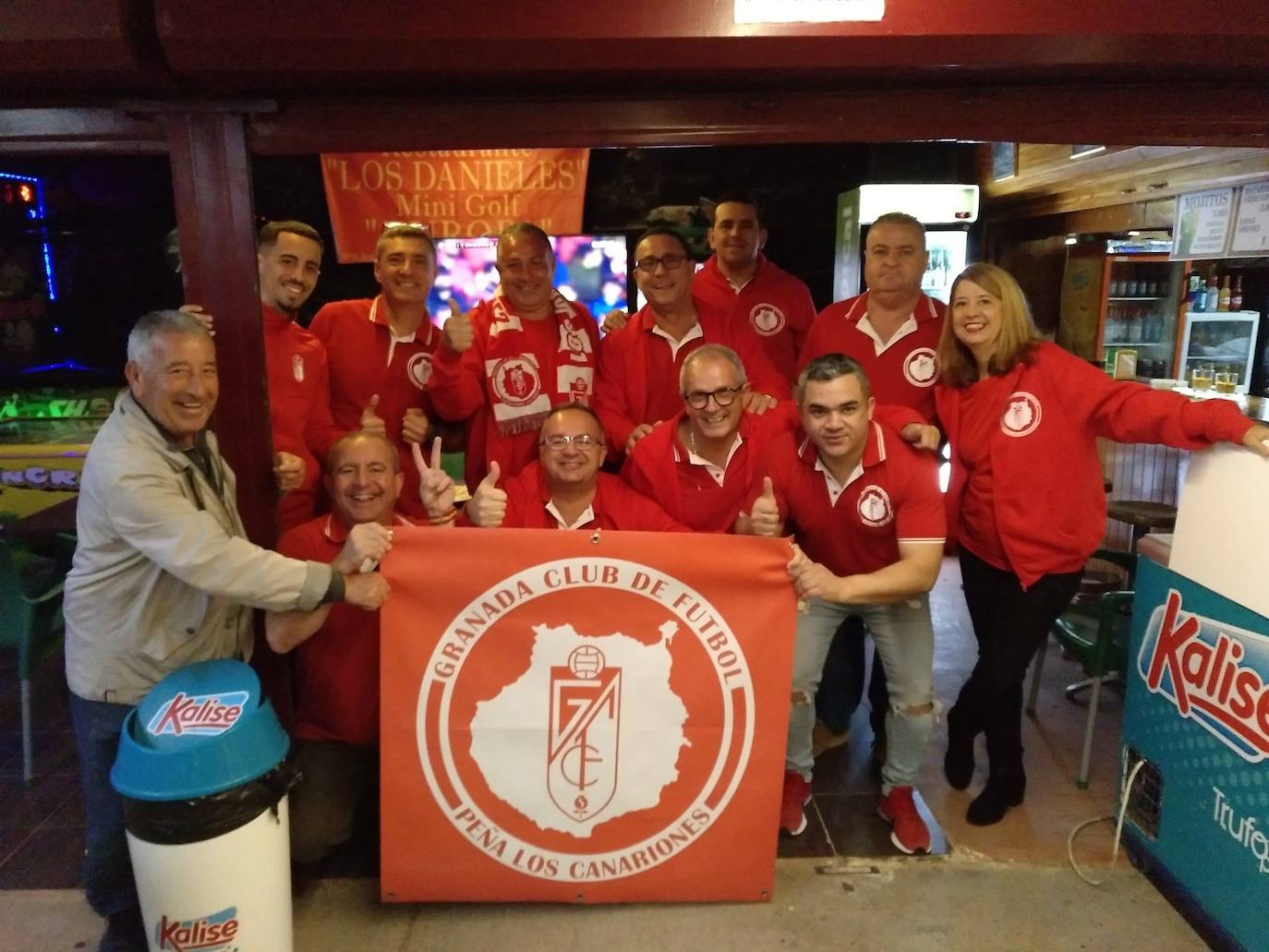 Reunión anterior de la peña granadinosta Los Canariones en la isla. 