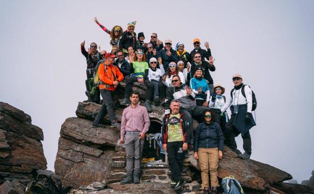 El grupo, en la cumbre del Mulhacén este sábado pasado.