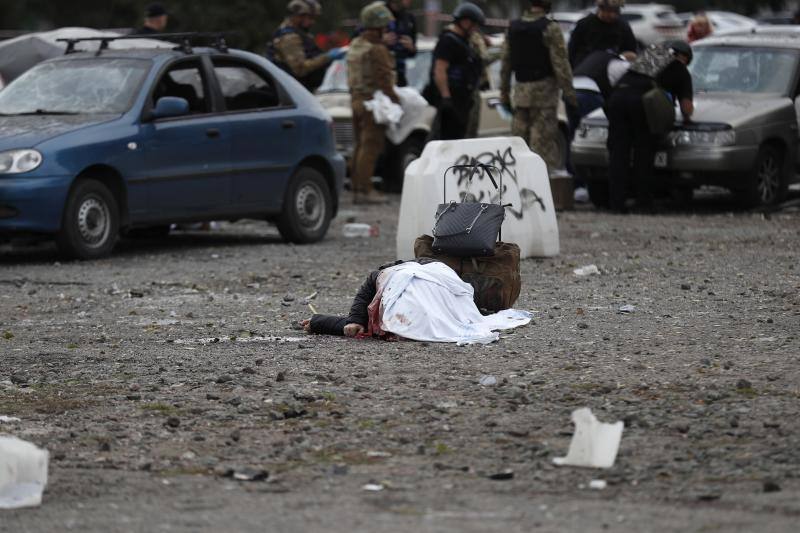 Fotos: Al menos 25 muertos en un ataque ruso a un «convoy humanitario» en Zaporiyia