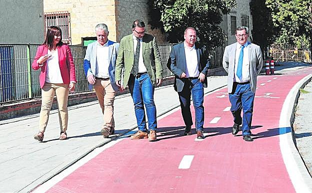 De izquierda a derecha, Olvido de la Rosa, José María Villegas, Leandro Martín, Jorge Sánchez y José Entrena. 