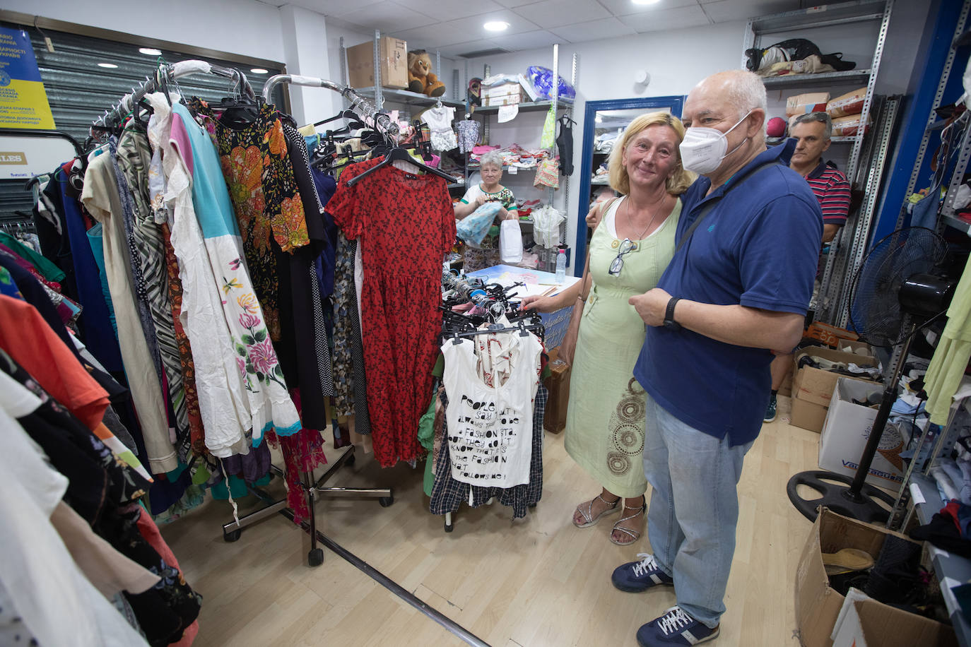 La recogida se realiza a través de las parroquias y se clasifica en el Seminario Mayor.