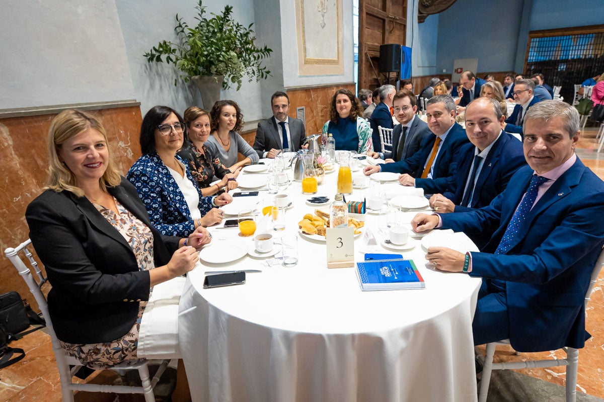 Desayun informativo con la consejera de Salud, Catalina García, en el Hotel Santa Paula