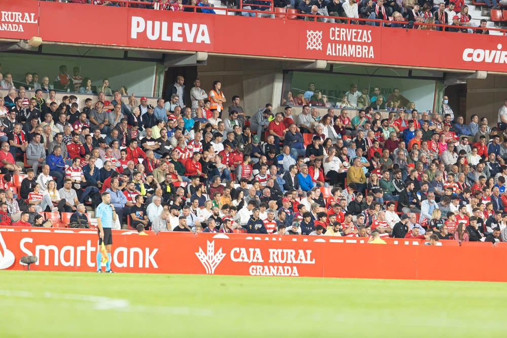 Fotos: Granada-Sporting: encuétrate en la grada de Los Cármenes