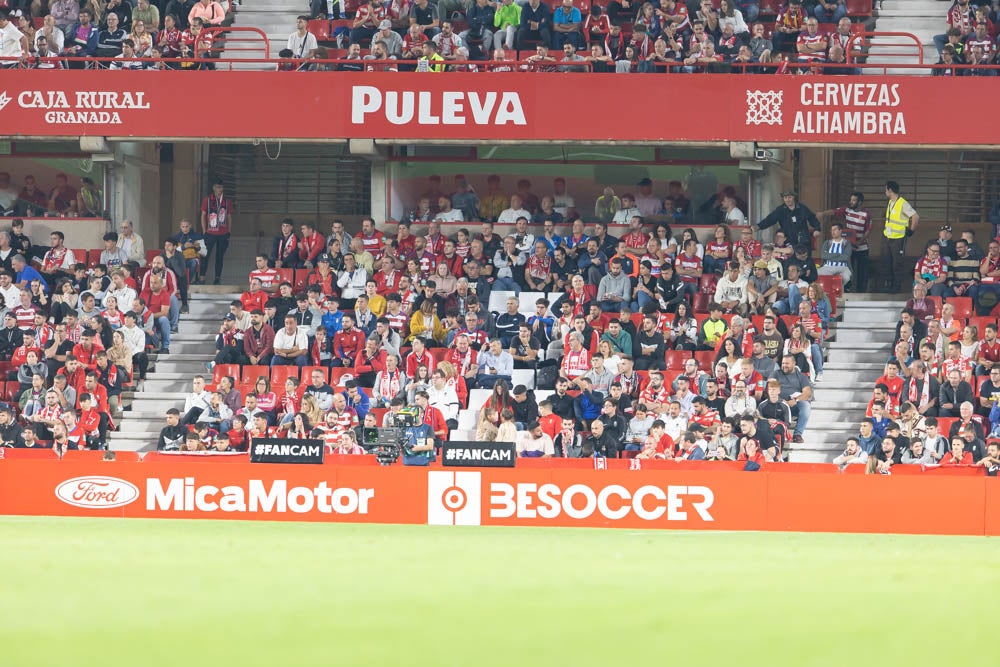 Fotos: Granada-Sporting: encuétrate en la grada de Los Cármenes