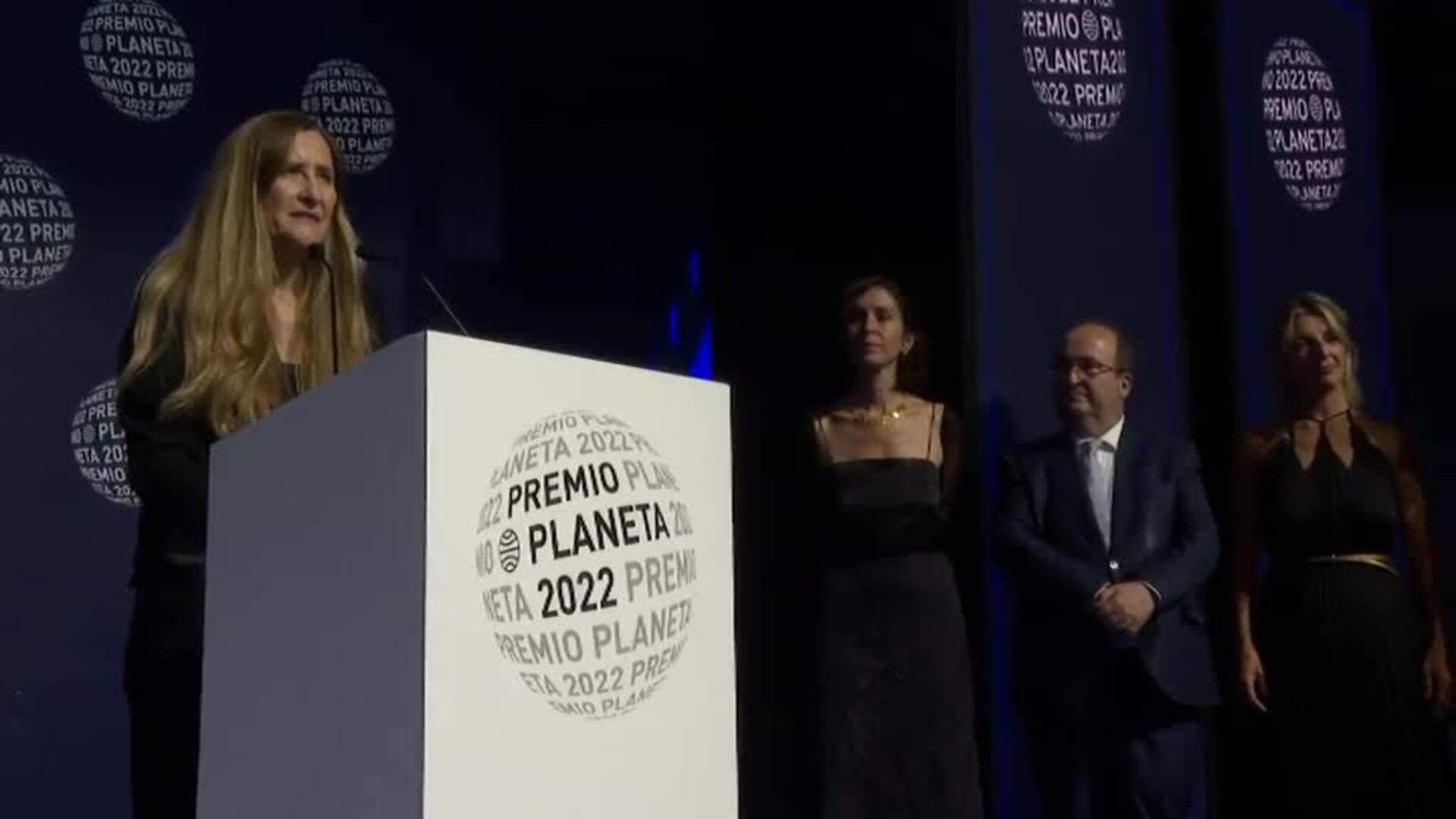 La escritora Luz Gabás se alza con el Premio Planeta 2022 con la novela 'Lejos de Luisiana'