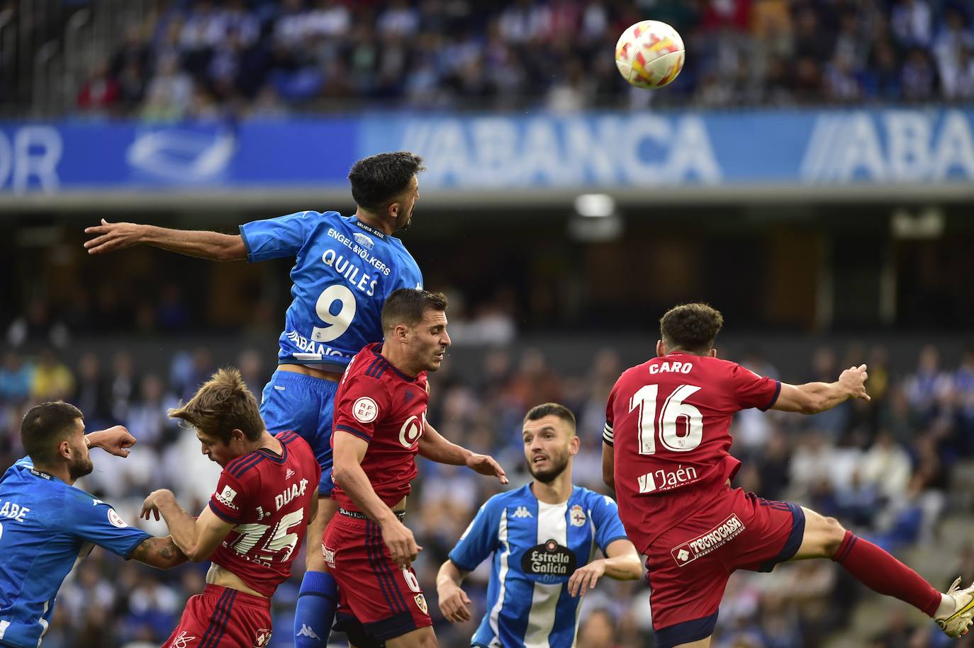 Imagen principal - Deportivo 2-1 Linares : La primera derrota del Linares Deportivo llega en Riazor