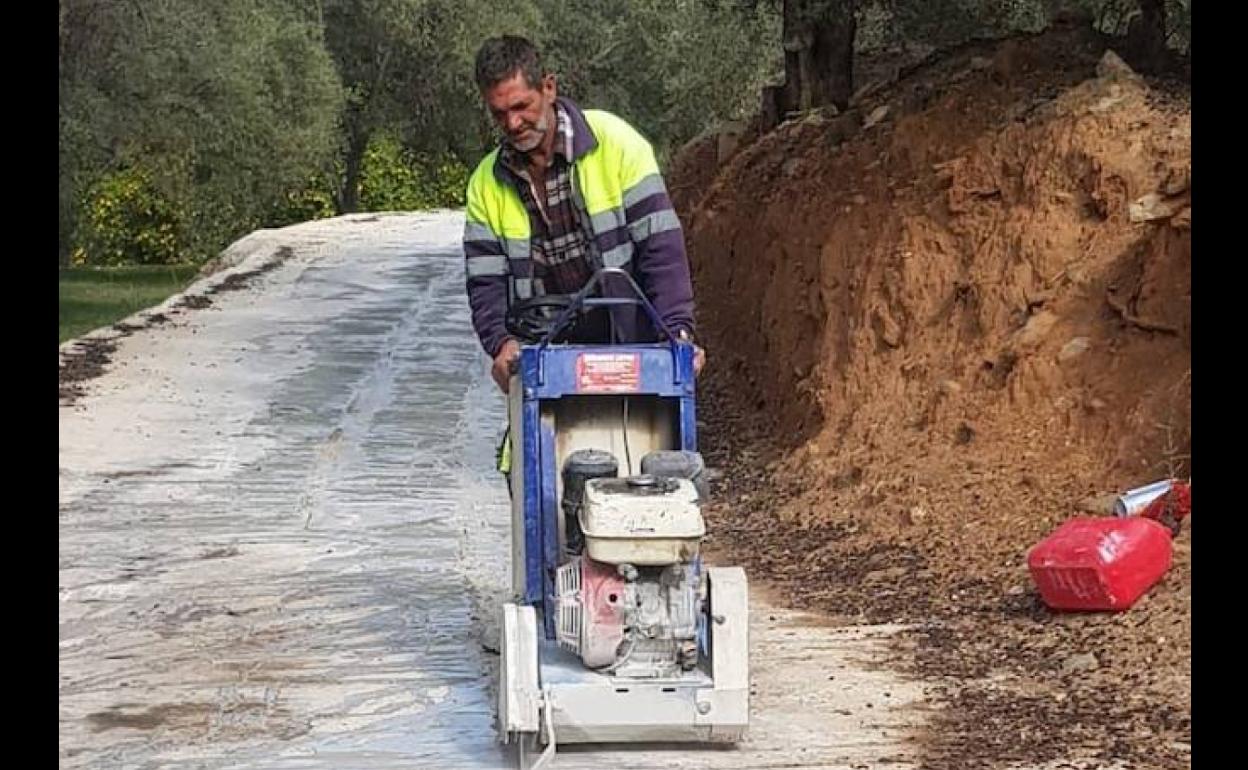 Ángel Guerrero Ortega ha sido el fontanero oficial de Lecrín durante más de 30 años.