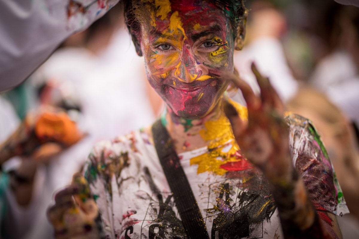 Alumnos de la Facultad de Medicina celebran la tradicional fiesta de octubre