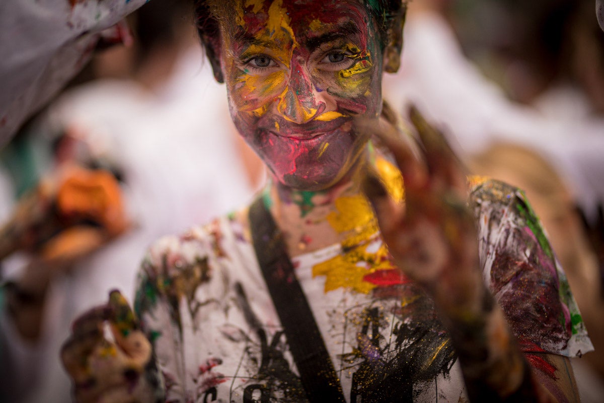 Alumnos de la Facultad de Medicina celebran la tradicional fiesta de octubre