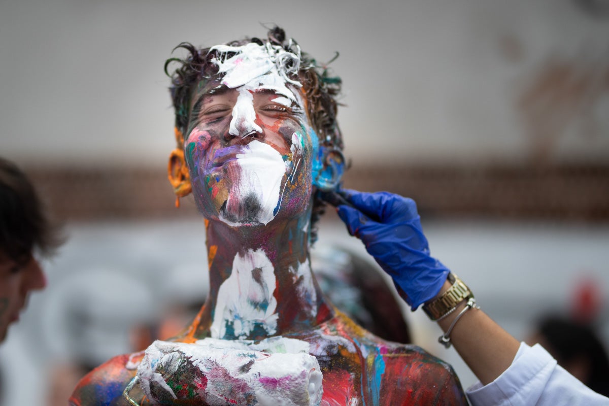 Alumnos de la Facultad de Medicina celebran la tradicional fiesta de octubre