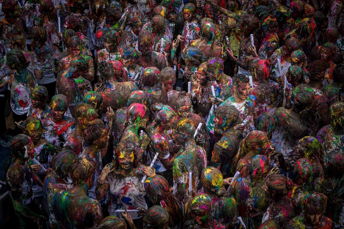 Alumnos de la Facultad de Medicina celebran la tradicional fiesta de octubre