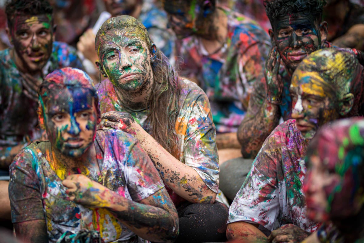 Alumnos de la Facultad de Medicina celebran la tradicional fiesta de octubre