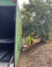 Imagen secundaria 2 - ¿Qué va a pasar con el camión quemado de la Chana al que nadie hace caso?