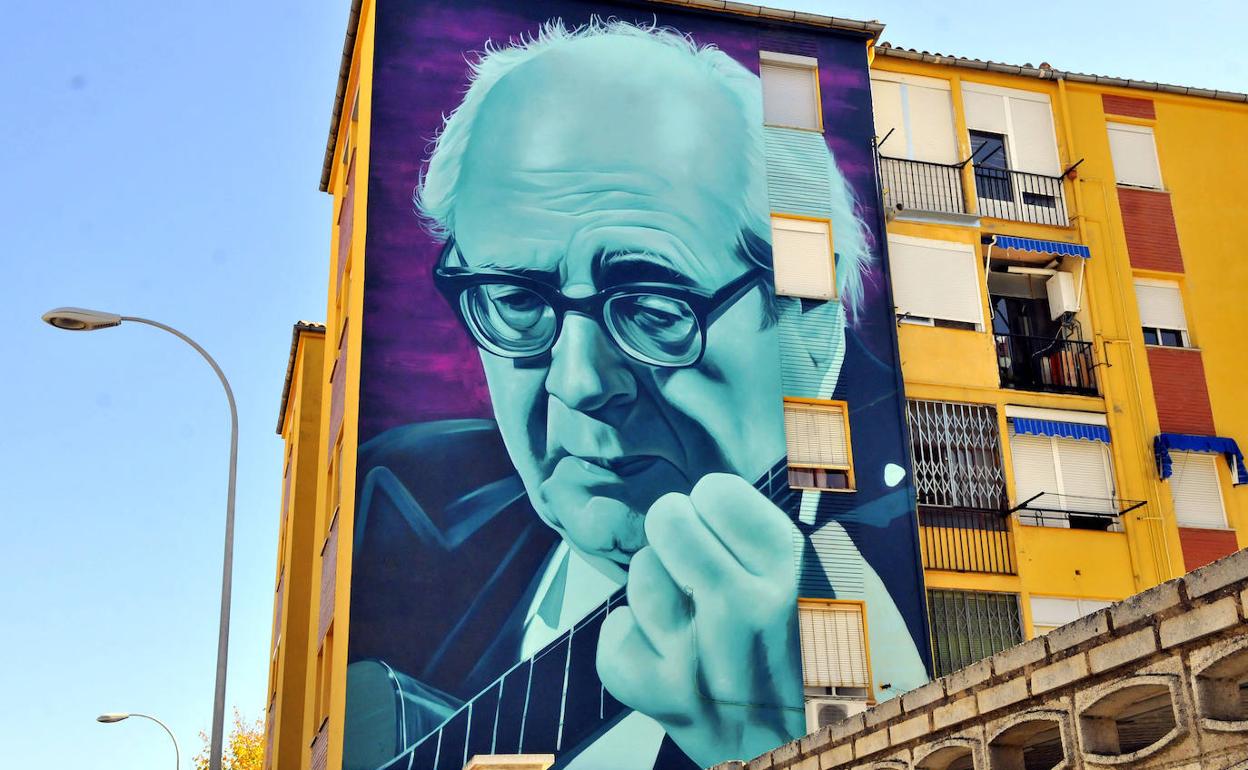 Mural dedicado al guitarrista linarense Andrés Segovia, realizado el año pasado en la calle Úbeda. 