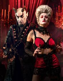 Imagen secundaria 2 - El elenco artístico está formado por veinticinco personas. 