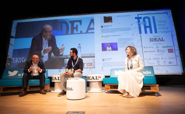 Herrera, Morales y Díaz, durante su charla en TAI Granada. 