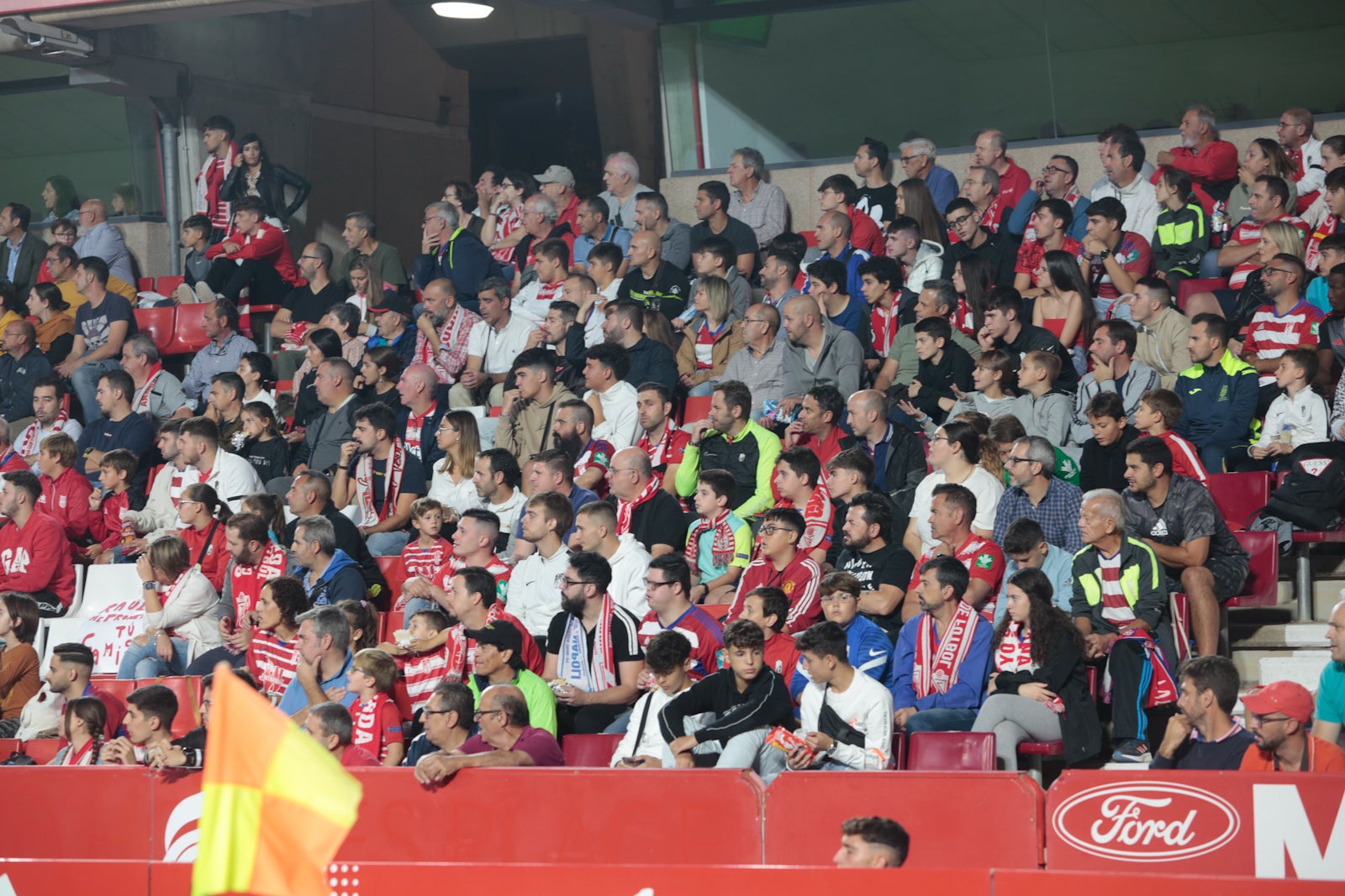 Fotos: Encuéntrate en la grada del Nuevo Los Cármenes en el Granada-Zaragoza