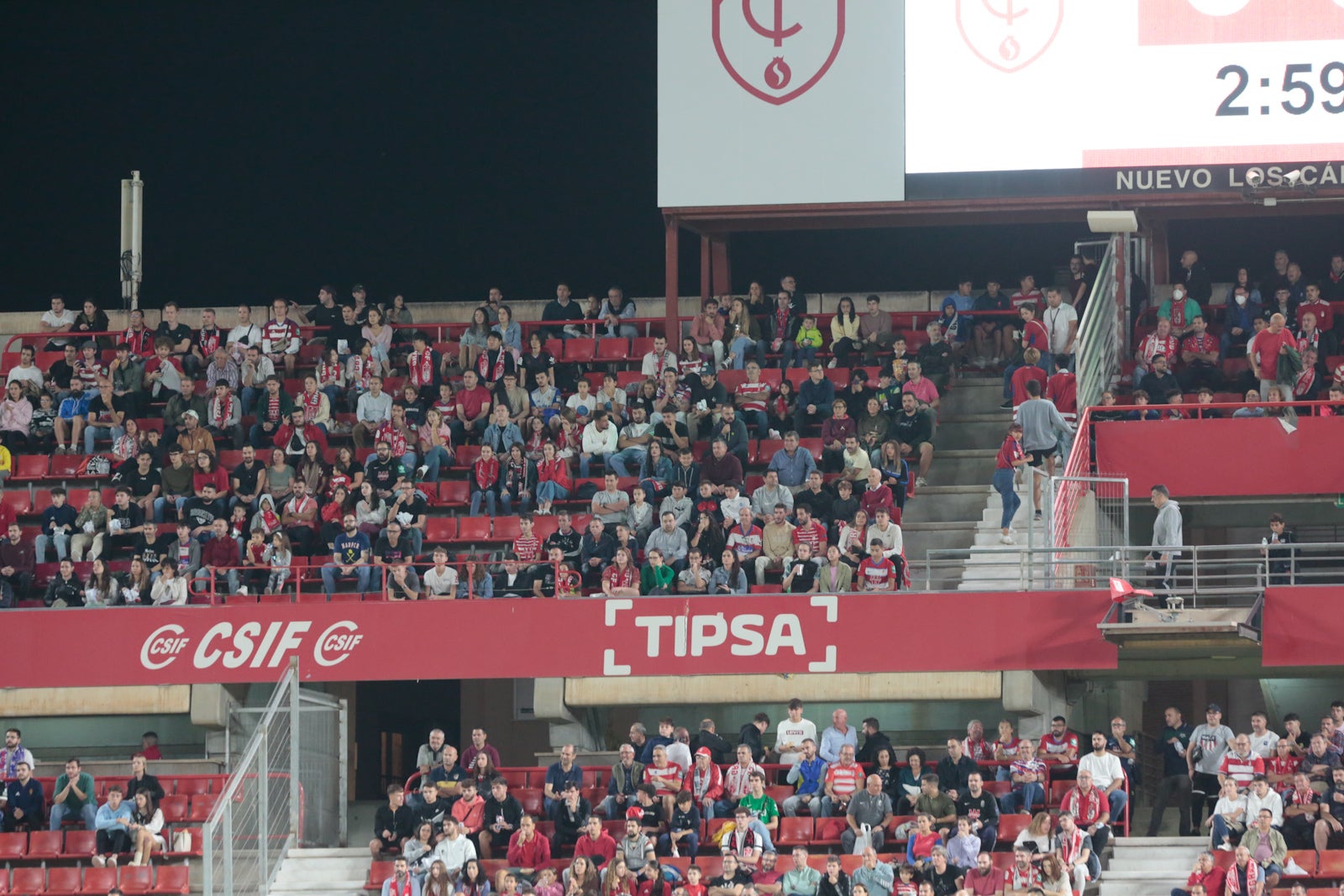 Fotos: Encuéntrate en la grada del Nuevo Los Cármenes en el Granada-Zaragoza