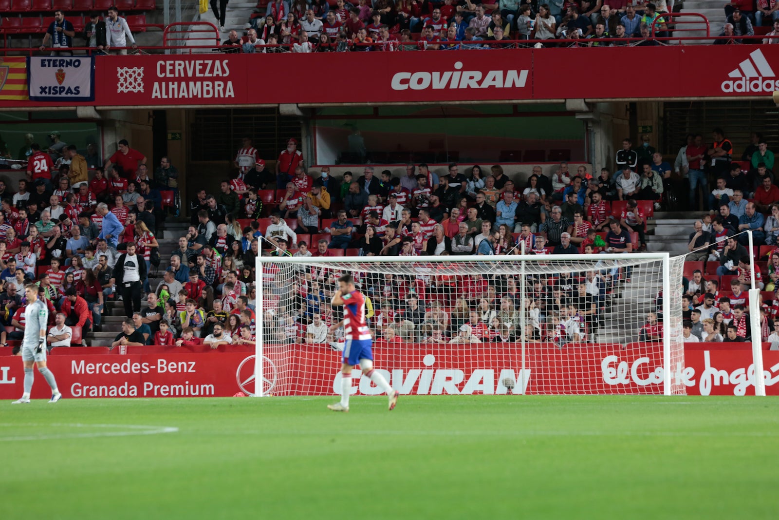Fotos: Encuéntrate en la grada del Nuevo Los Cármenes en el Granada-Zaragoza