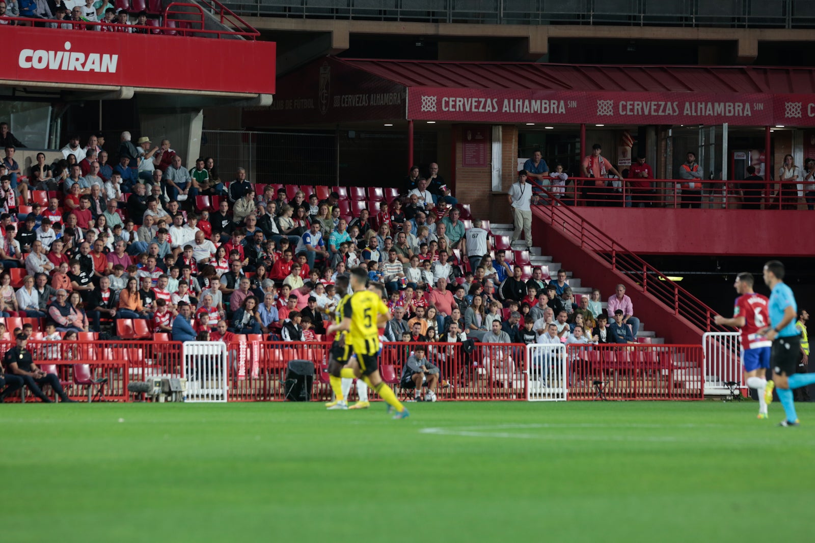 Fotos: Encuéntrate en la grada del Nuevo Los Cármenes en el Granada-Zaragoza