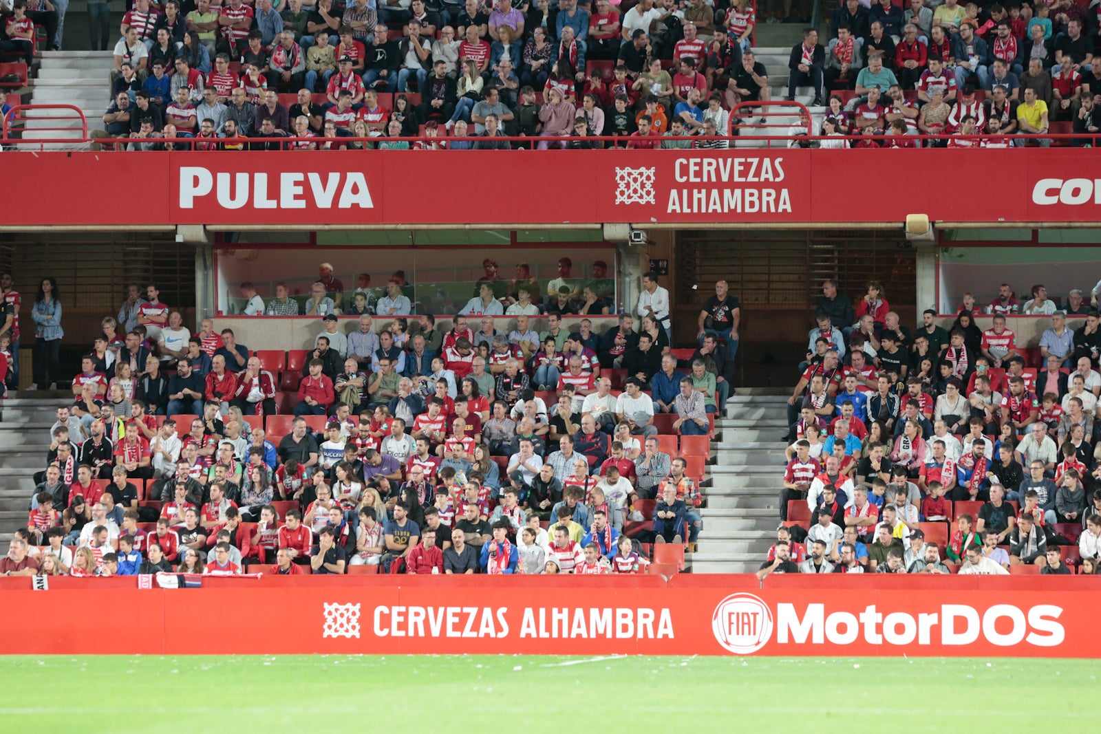 Fotos: Encuéntrate en la grada del Nuevo Los Cármenes en el Granada-Zaragoza