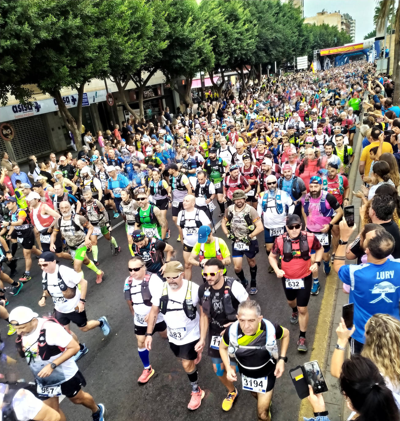 La prueba, considerada como una de las más exigentes de las que se realizan en España, concentra alrededor de 6.500 deportistas que realizarán un recorrido con grandes novedades para la presente edición