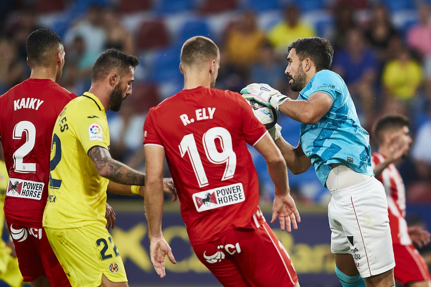 Momento del duelo disputado en el estadio de La Cerámica.