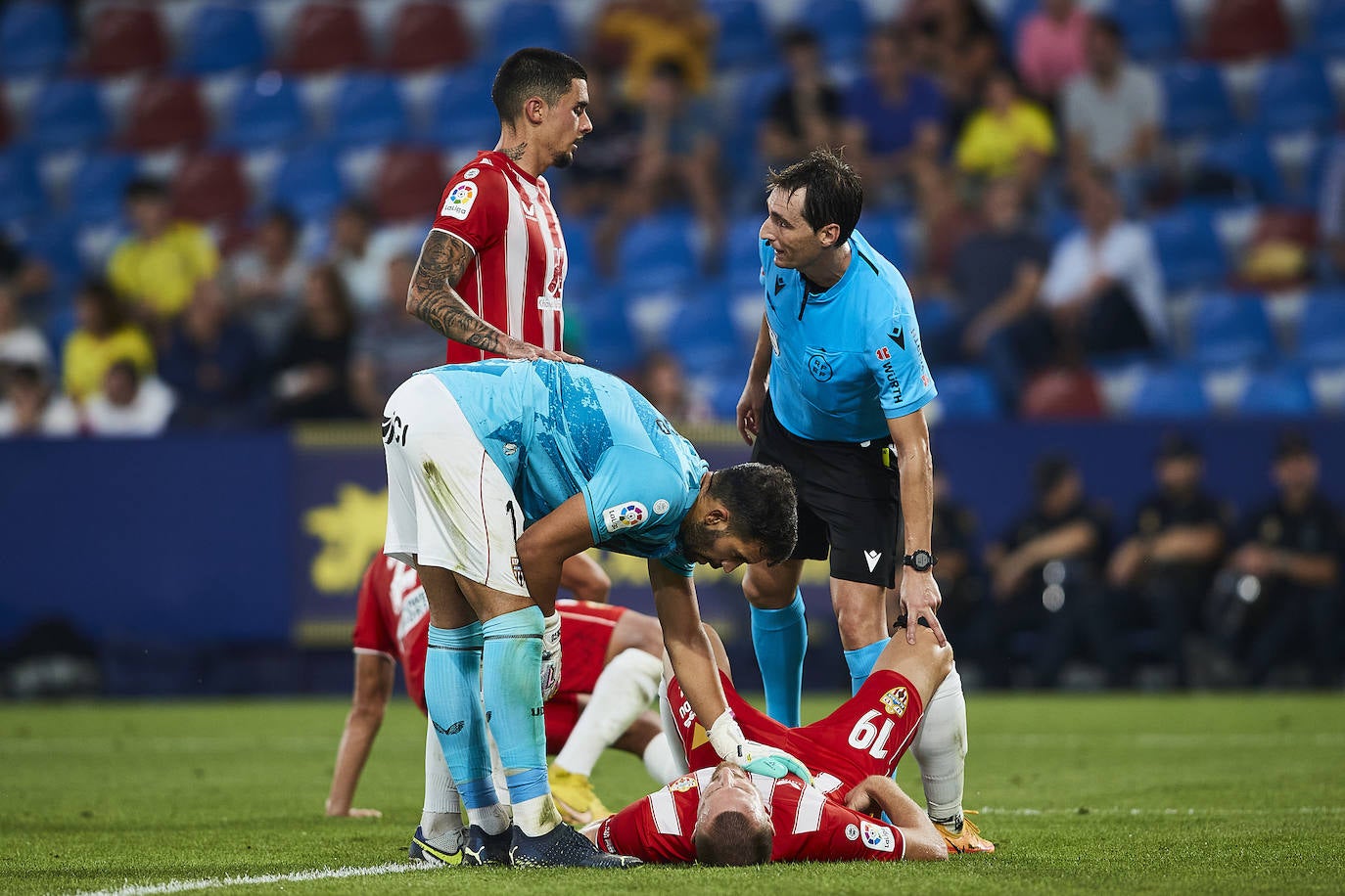 Momento del duelo disputado en el estadio de La Cerámica.