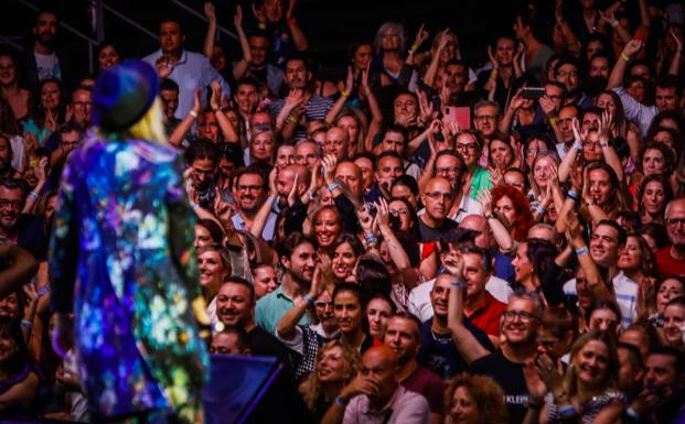 Imagen principal - 4.000 personas se dieron cita en el Palacio de Deportes. 