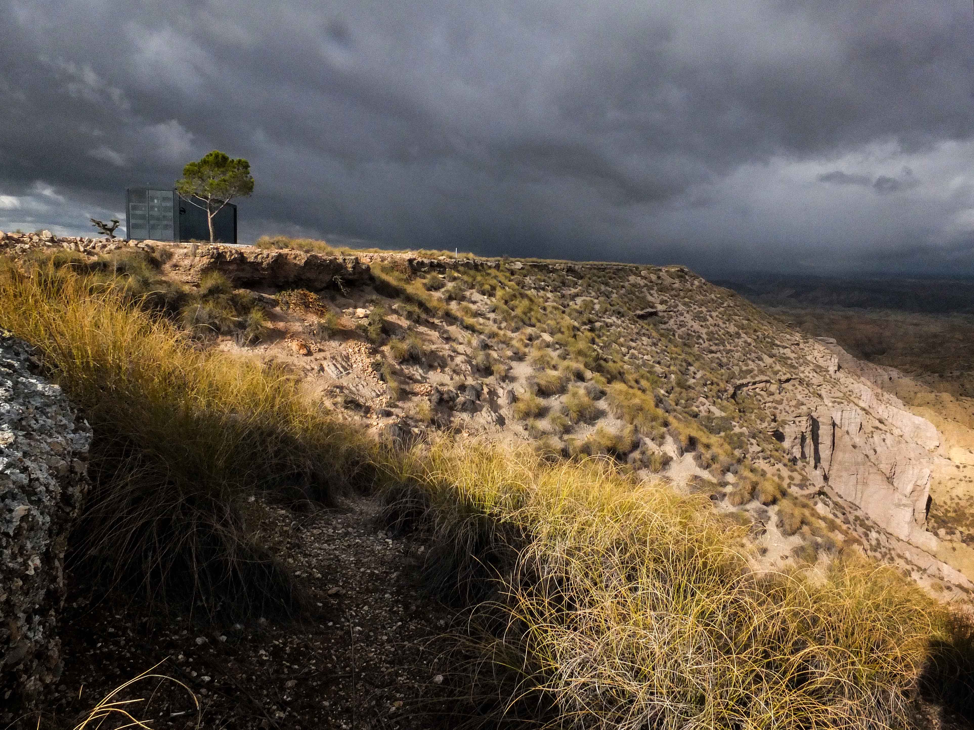 Situado en el puntal de Bácor, la instalación tiene capacidad para cuatro personas y se trata de un alojamiento totalmente autosuficiente