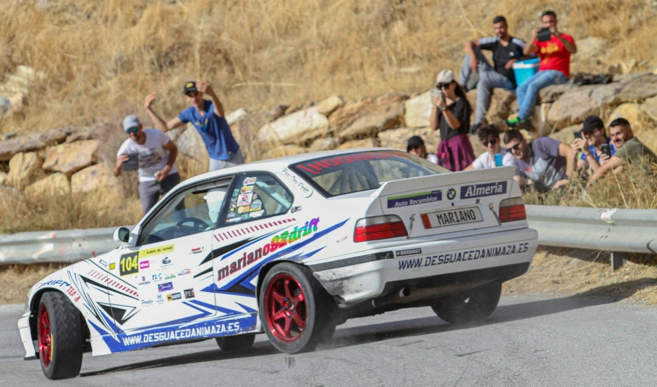 La ceremonia de salida de la Subida del Mármol reunió a cerca de 20.000 amantes del motor en Macael